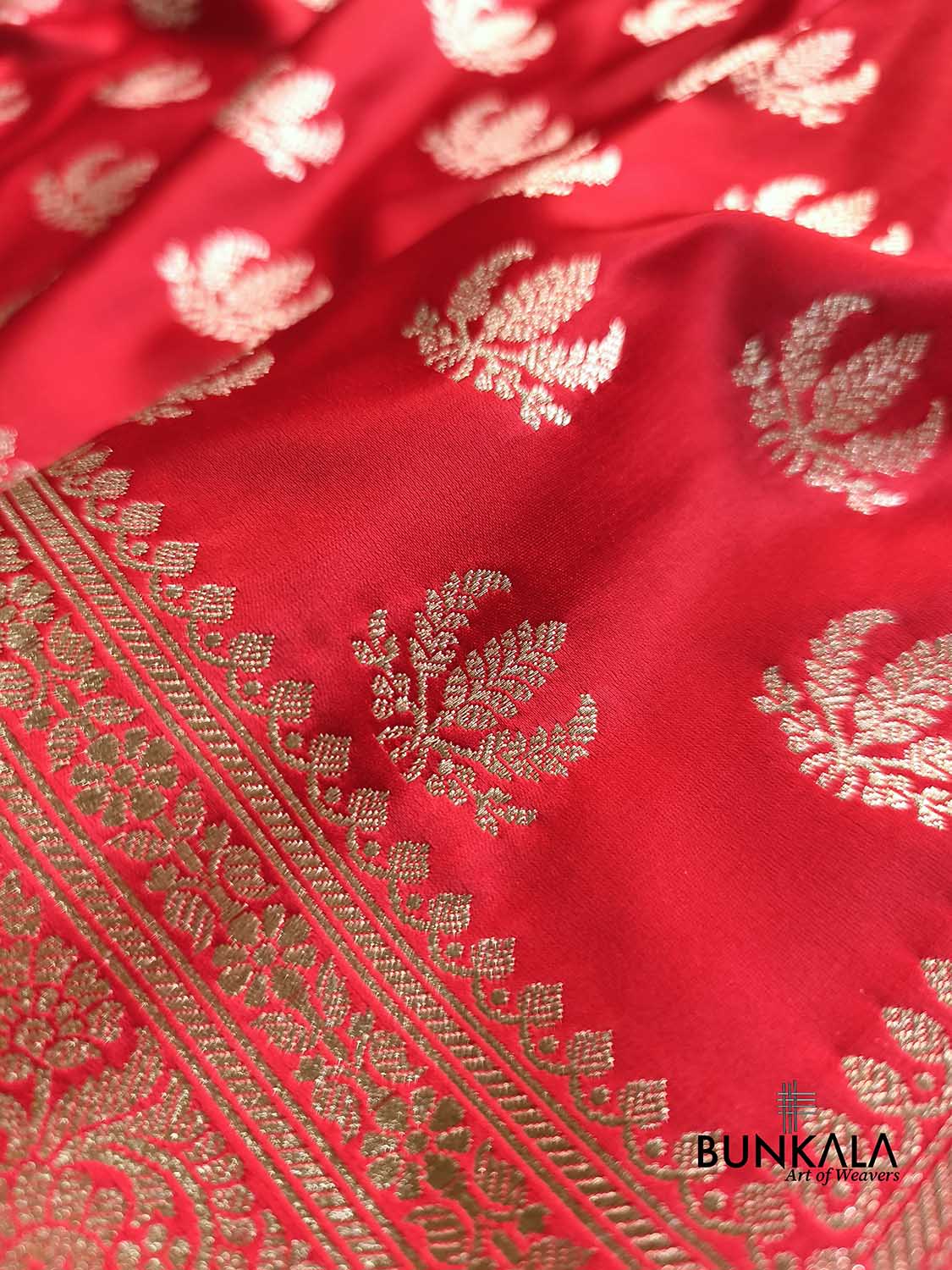 Bridal Red Naaz Buti Weaved Banarasi Mashru Silk Saree