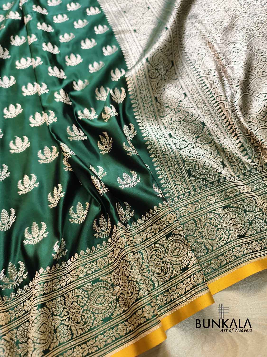 Bottle Green Naaz Buti Weaved Banarasi Mashru Silk Saree