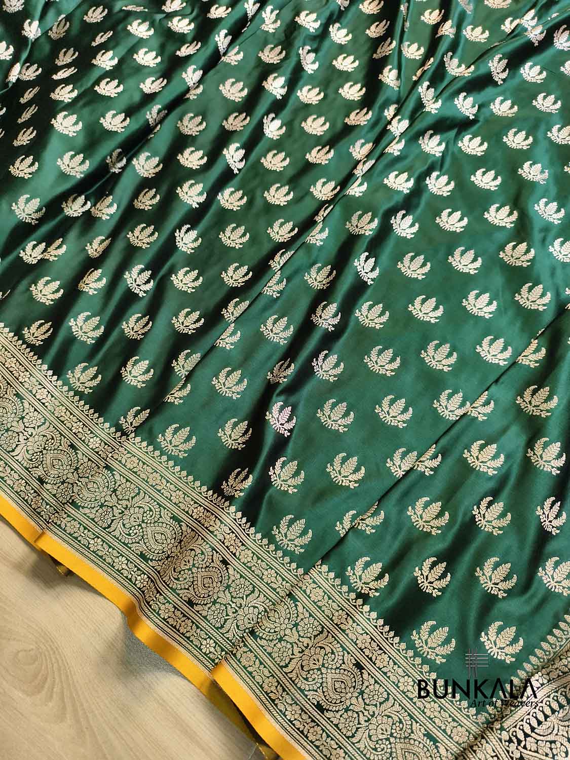 Bottle Green Naaz Buti Weaved Banarasi Mashru Silk Saree