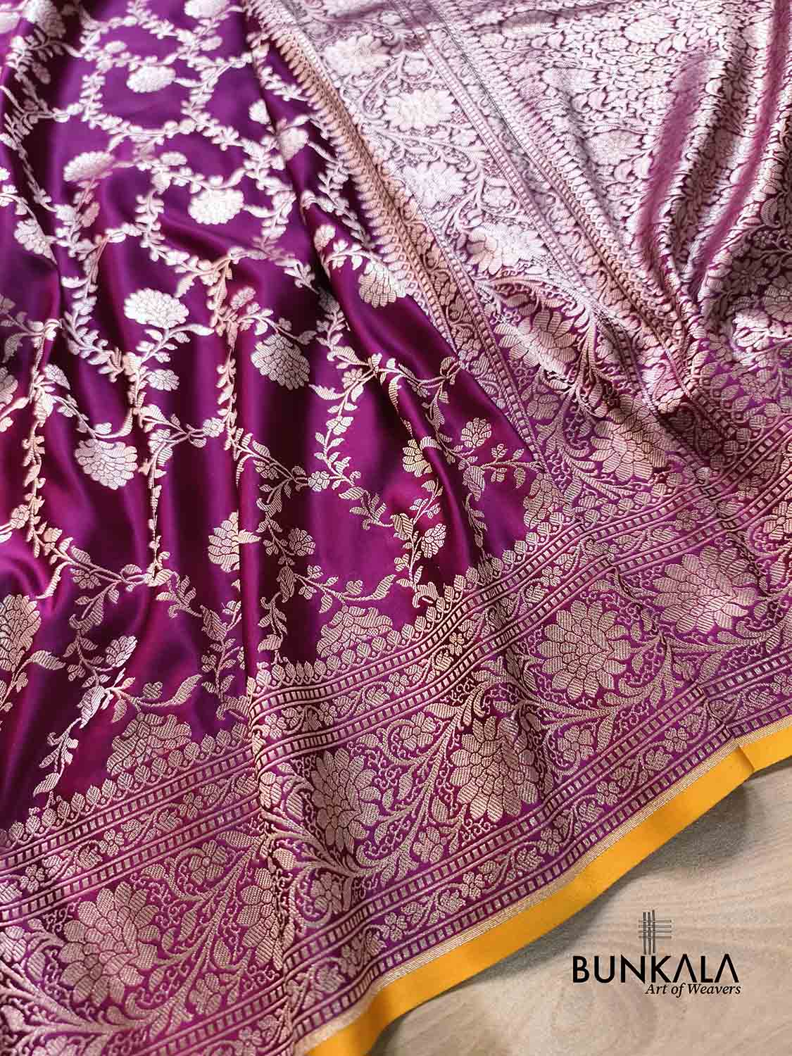 Wine Sona Zari Floral Jaal Weaved Banarasi Mashru Silk Saree