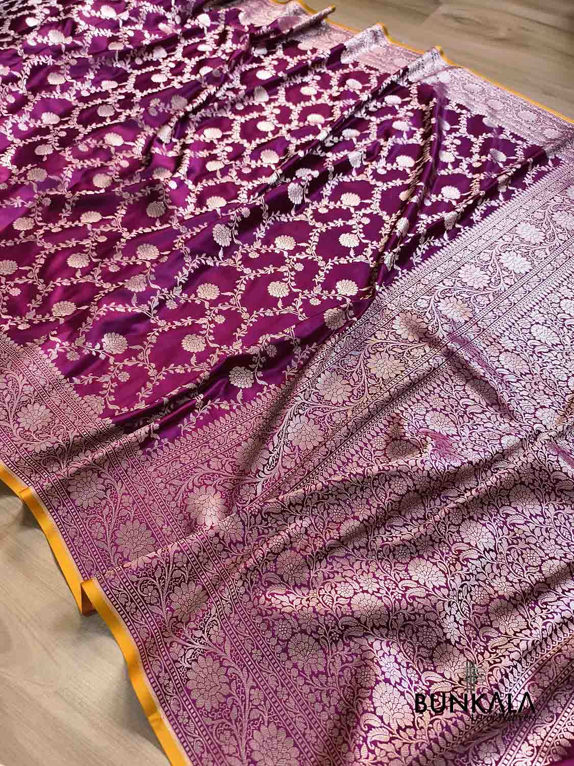Wine Sona Zari Floral Jaal Weaved Banarasi Mashru Silk Saree