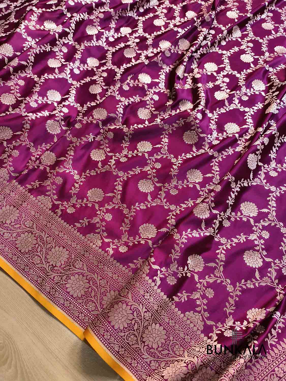Wine Sona Zari Floral Jaal Weaved Banarasi Mashru Silk Saree