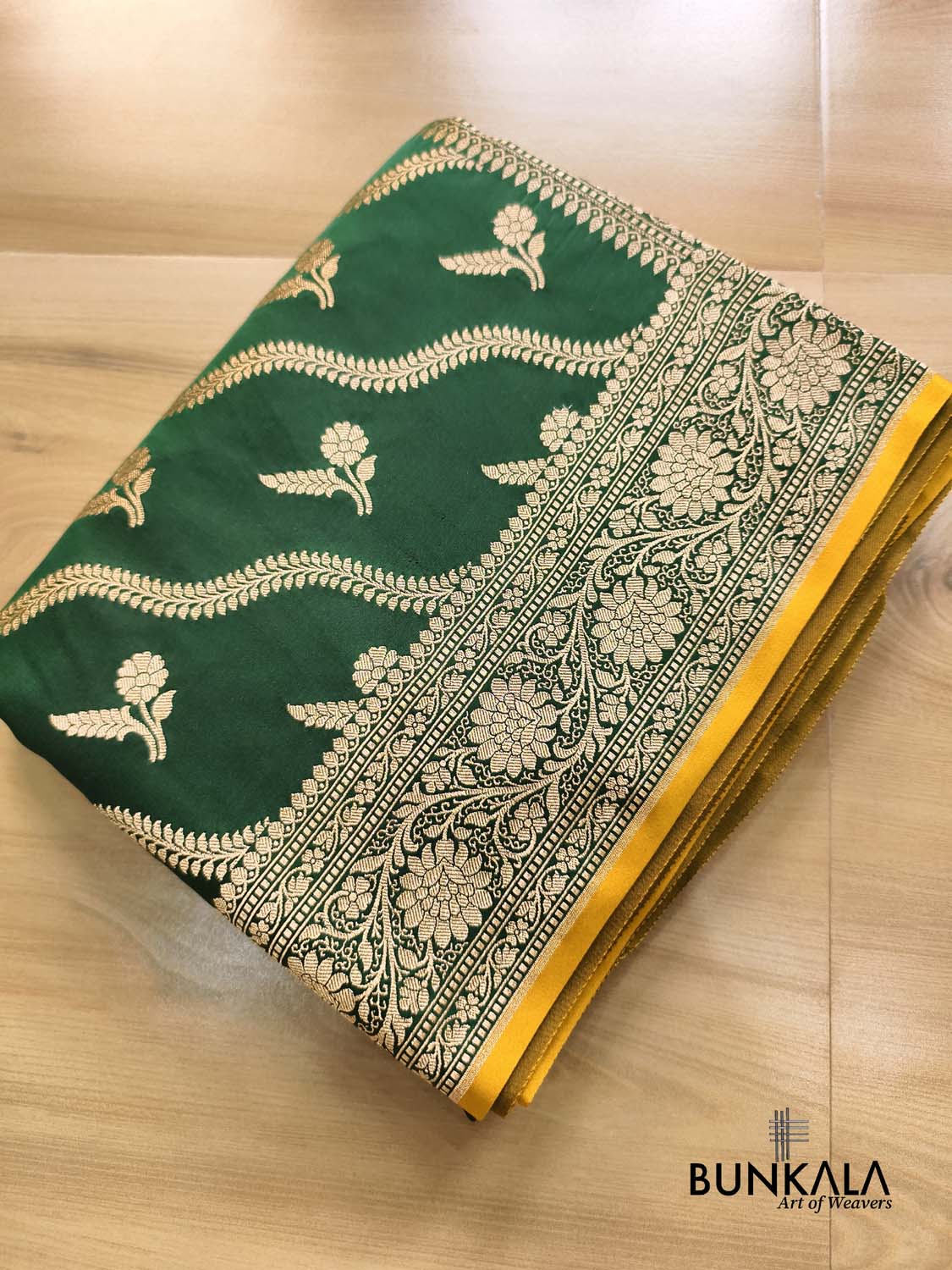Bottle Green Leheriya Aada Pattern Heavy Floral Jaal Border Pallu Banarasi Mashru Silk Saree