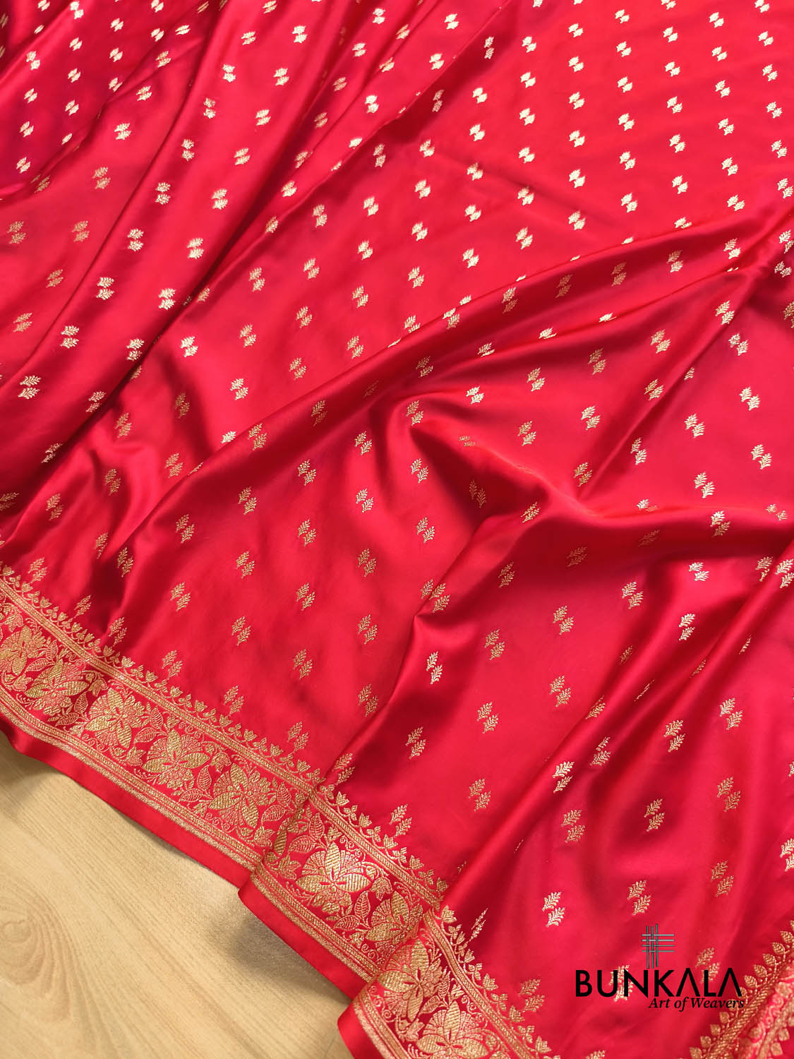 Sindoori Red Koniya Pallu Allover Buti Banarasi Mashru Silk Saree