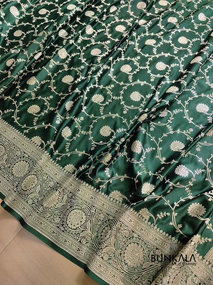 Emerald Green Soft Mashru Silk Allover Floral Jaal Design Weaved Banarasi Saree