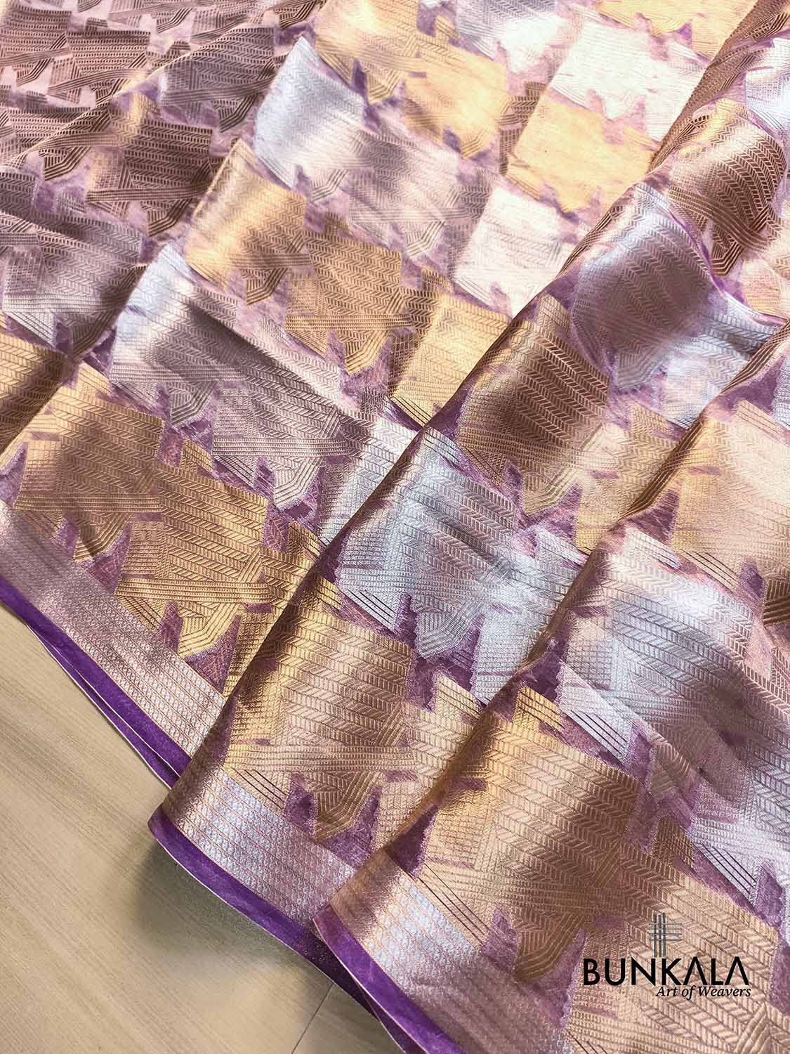 Purple Geometrical Pattern Gold & Silver Zari Handloom Banarasi Pure Tissue Saree