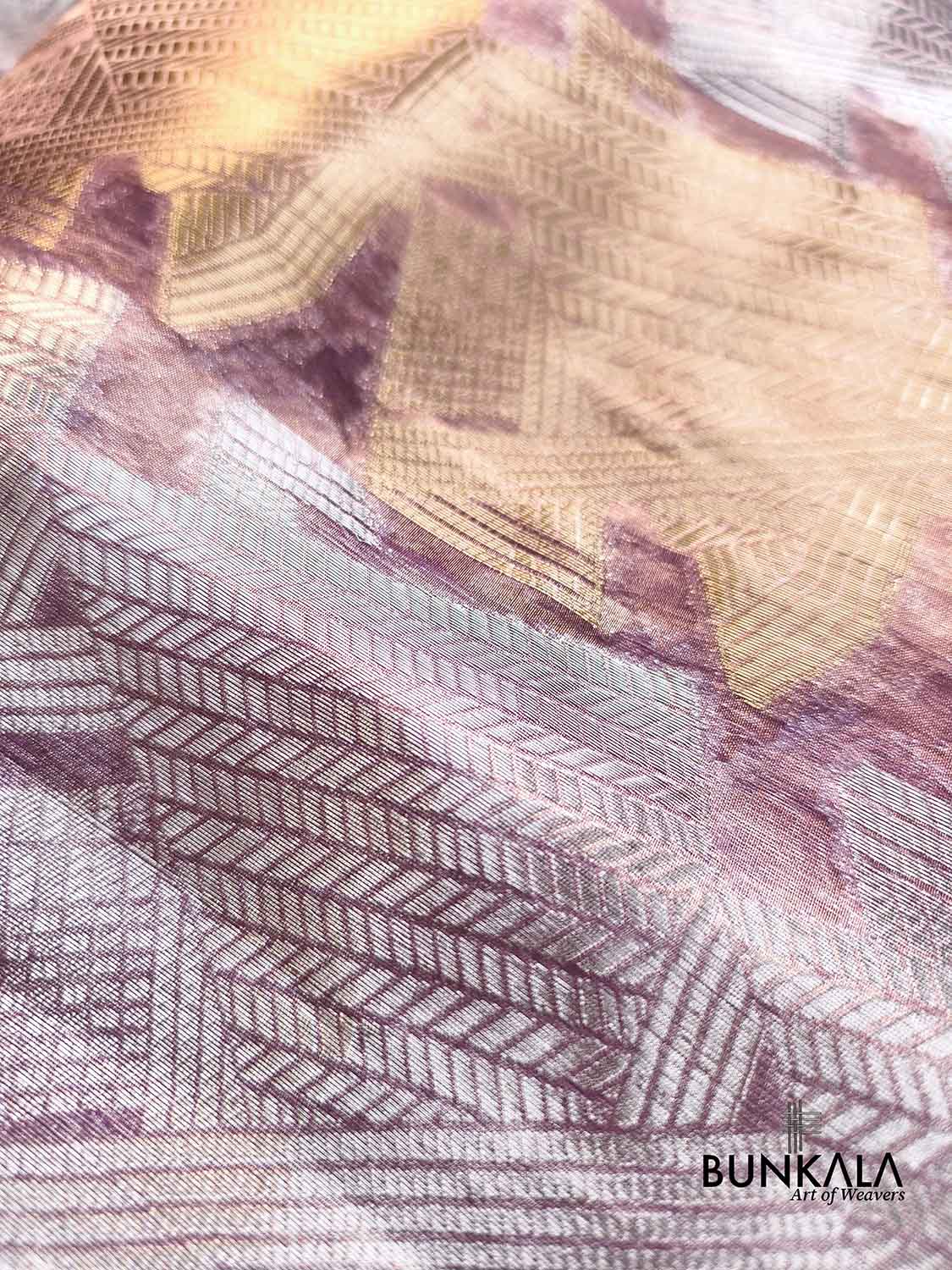 Purple Geometrical Pattern Gold & Silver Zari Handloom Banarasi Pure Tissue Saree