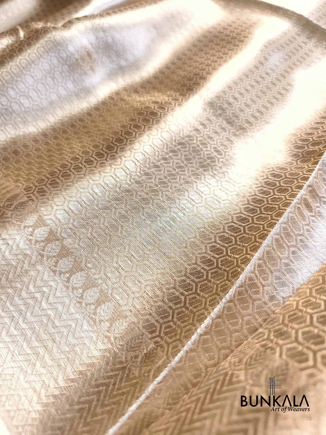 Natural Gold Brocade Handloom Banarasi Pure Tissue Saree