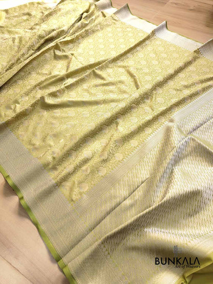 Pista Green Sona Rupa Jamewar Weaved Banarasi Soft Mashru Silk Saree