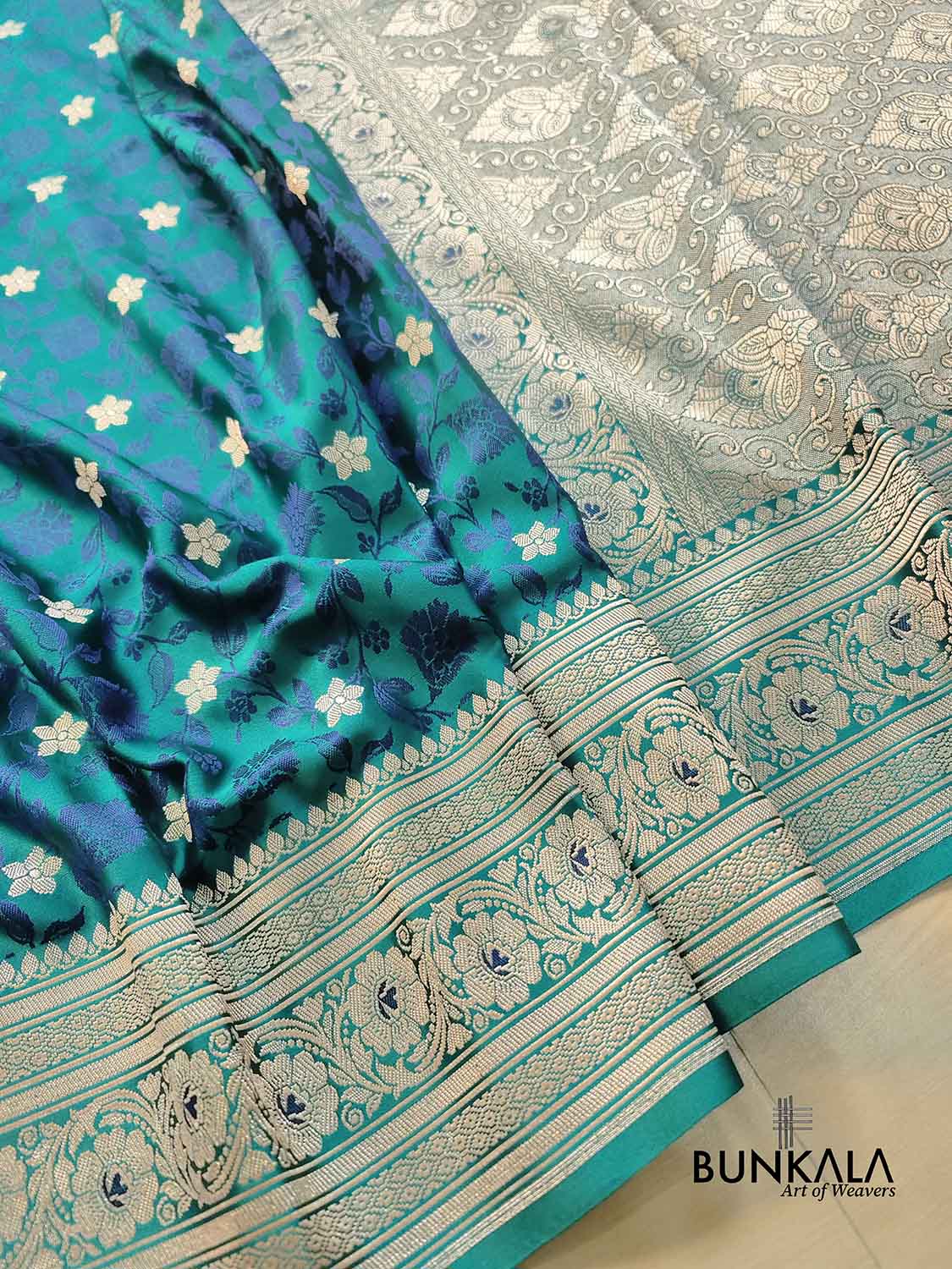 Peacock Blue Floral Jaal Jamewar Weaved Banarasi Soft Mashru Silk Saree