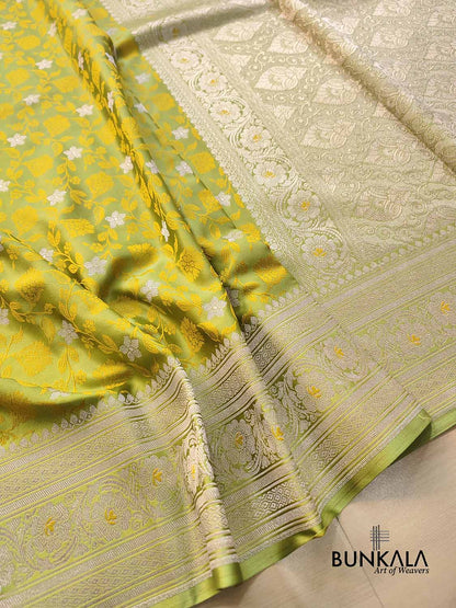Green Double Shaded Floral Jaal Jamewar Weaved Banarasi Soft Mashru Silk Saree