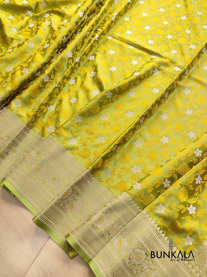 Green Double Shaded Floral Jaal Jamewar Weaved Banarasi Soft Mashru Silk Saree