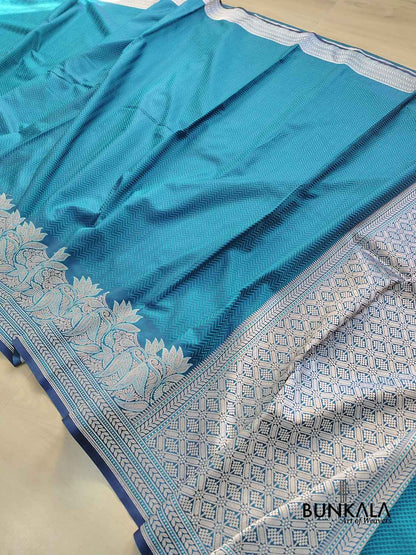 Blue Zig Zag Design Jamewar Weaved Banarasi Soft Mashru Silk Saree