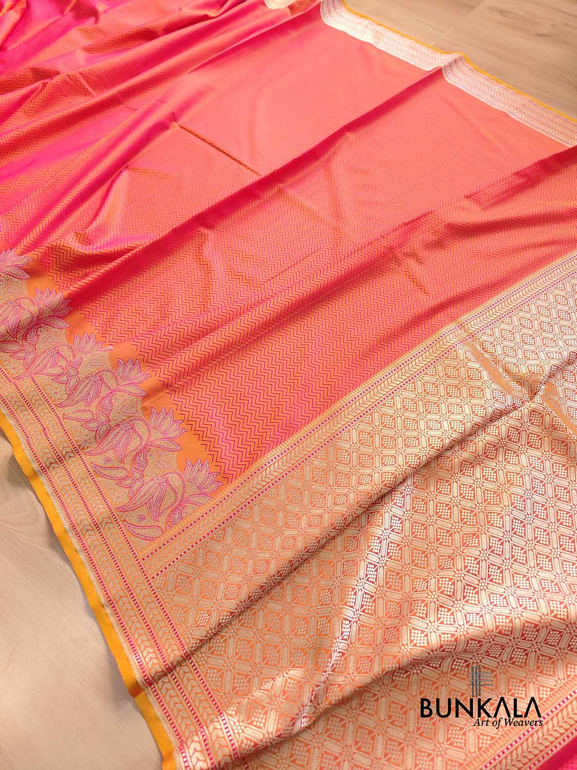 Orange Pink Double Shaded Zig Zag Design Jamewar Weaved Banarasi Soft Mashru Silk Saree