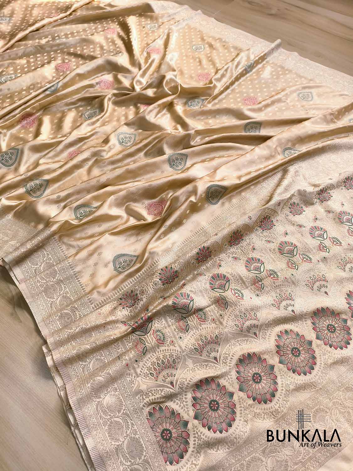 Off White Meenakari Motif Banarasi Mashru Silk Saree