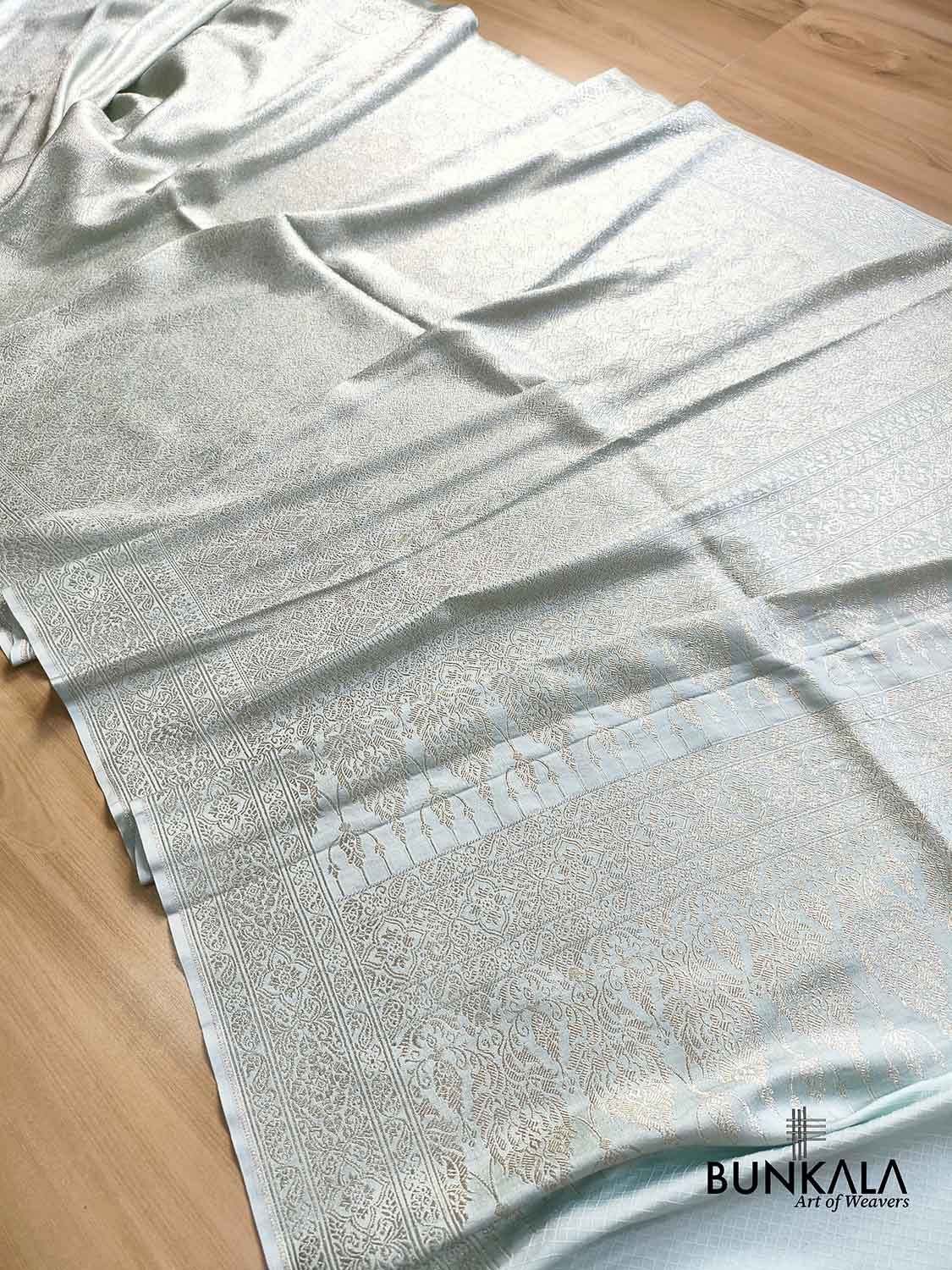 Powder Blue Vintage Motif Big Border Brocade Weaved Banarasi Mashru Silk Saree
