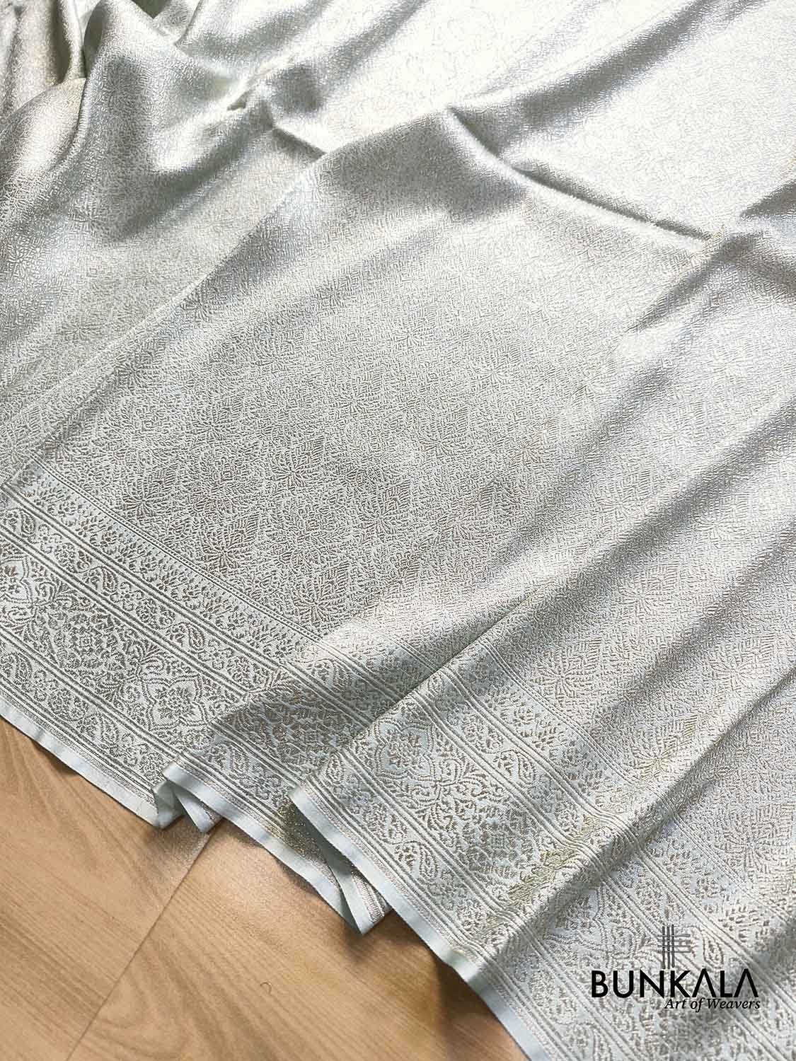 Powder Blue Vintage Motif Big Border Brocade Weaved Banarasi Mashru Silk Saree