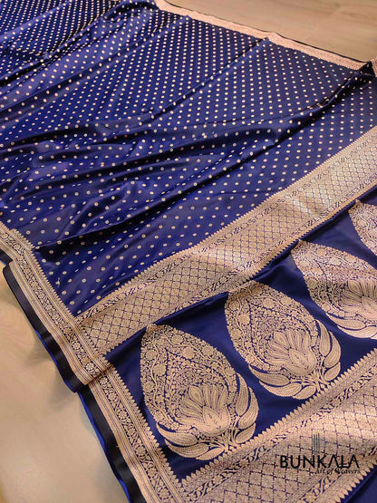 Navy Blue Flower Round Buti Weaved Banarasi Mashru Silk Floral Border Saree