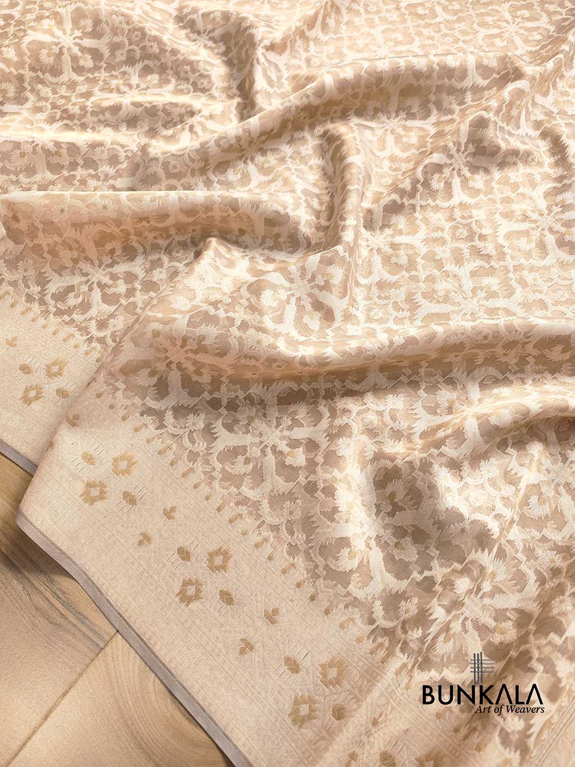 Golden Tissue Silk Patola Design Resham Handweaved Banarasi Saree