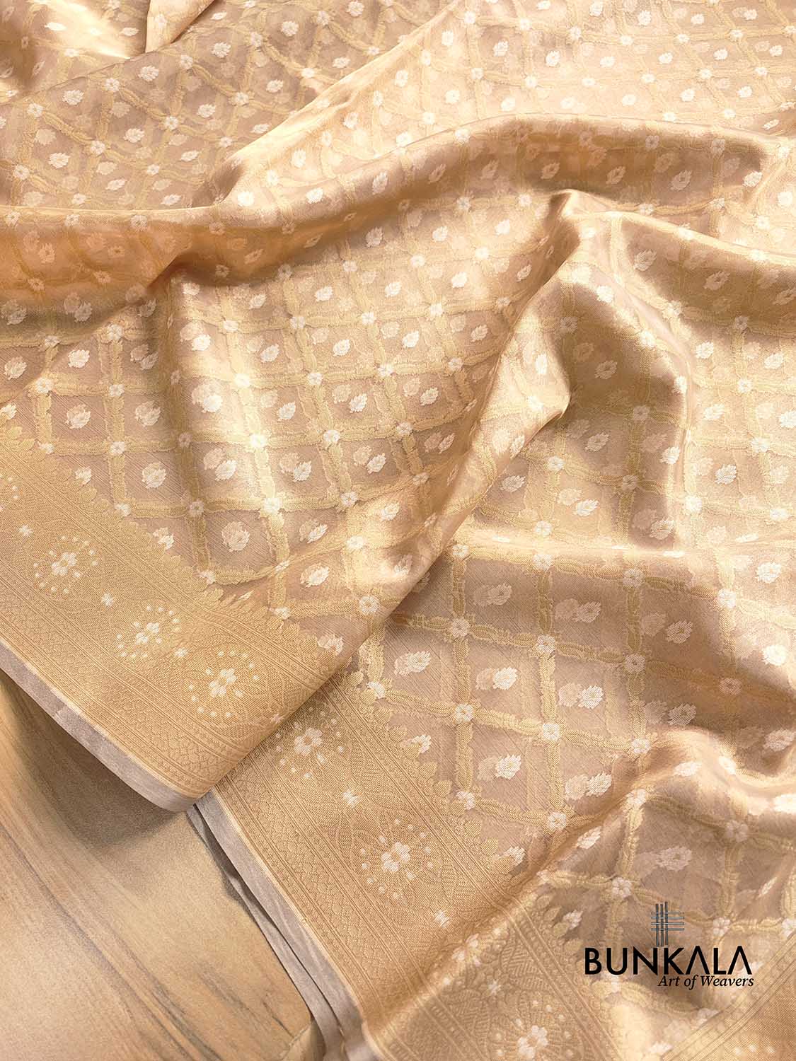 Golden Tissue Silk Jaal Design Resham Handweaved Banarasi Saree