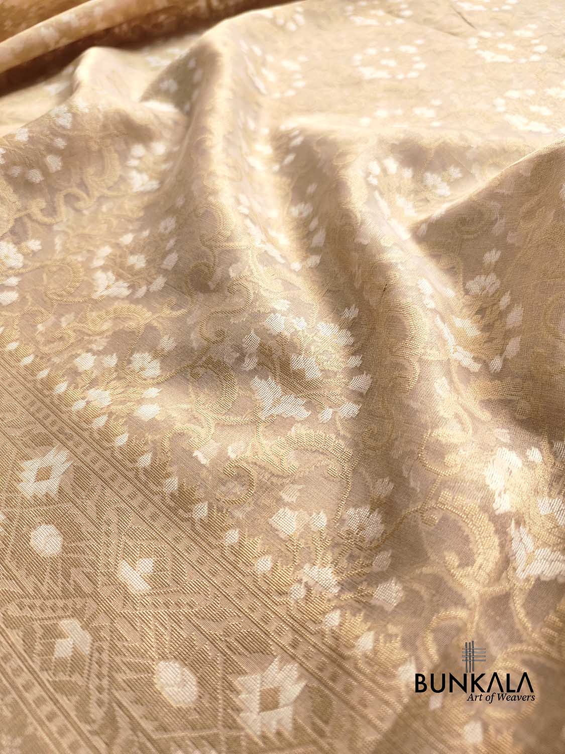 Golden Tissue Silk Floral Buta Jaal Design Resham Handweaved Banarasi Saree
