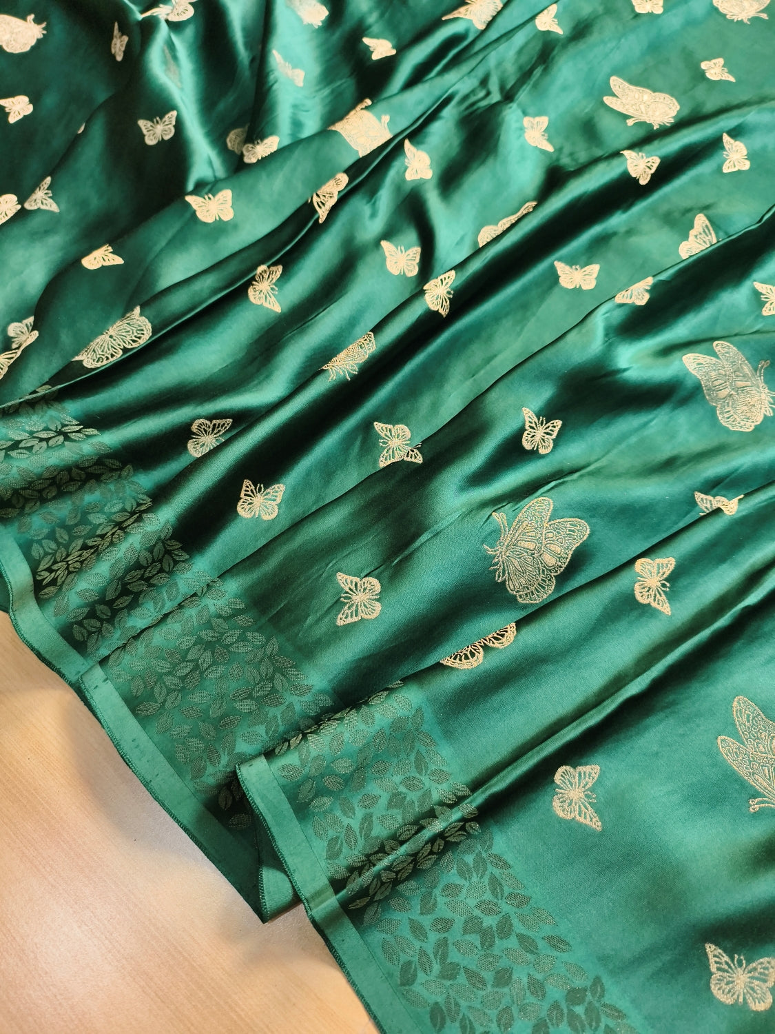 Emrald Green Butterfly Motif Border Banarasi Mashru Silk Saree