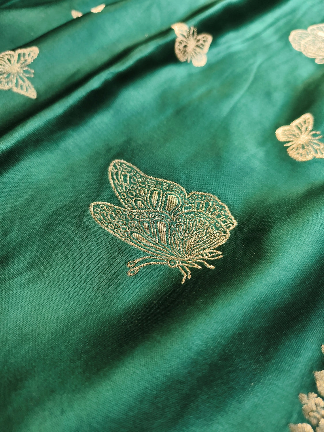 Emrald Green Butterfly Motif Border Banarasi Mashru Silk Saree