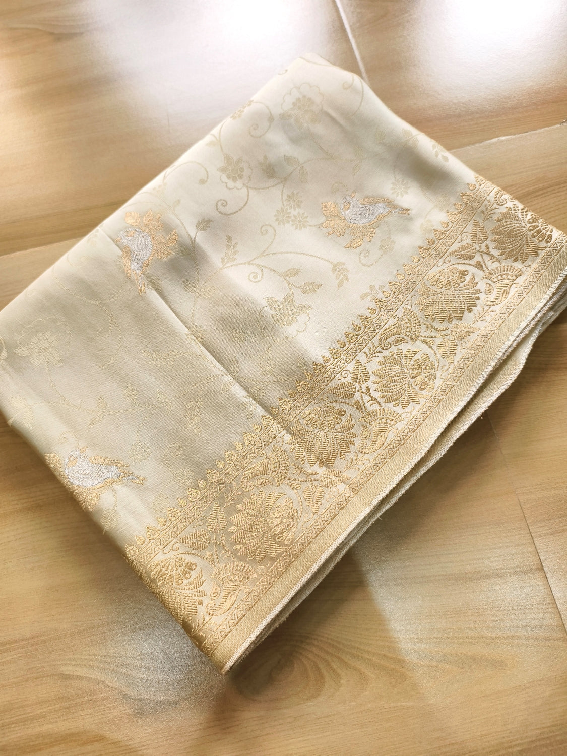 Off White Floral Jaal Tanchui Banarasi Mashru Silk Saree