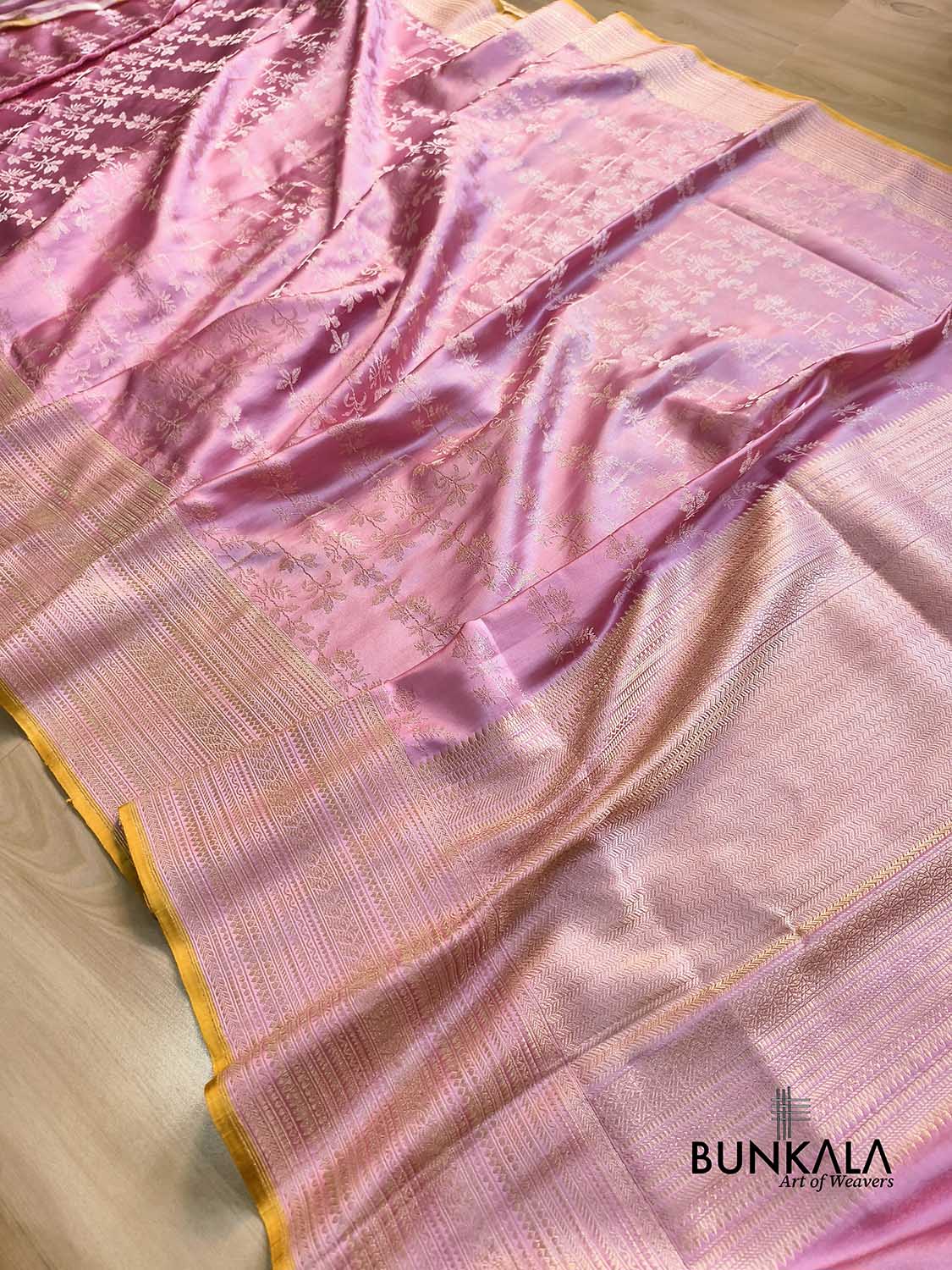 Onion Pink Jamewar Ektara Floral Jaal Handwoven Banarasi Pure Mashru Tissue Silk Saree