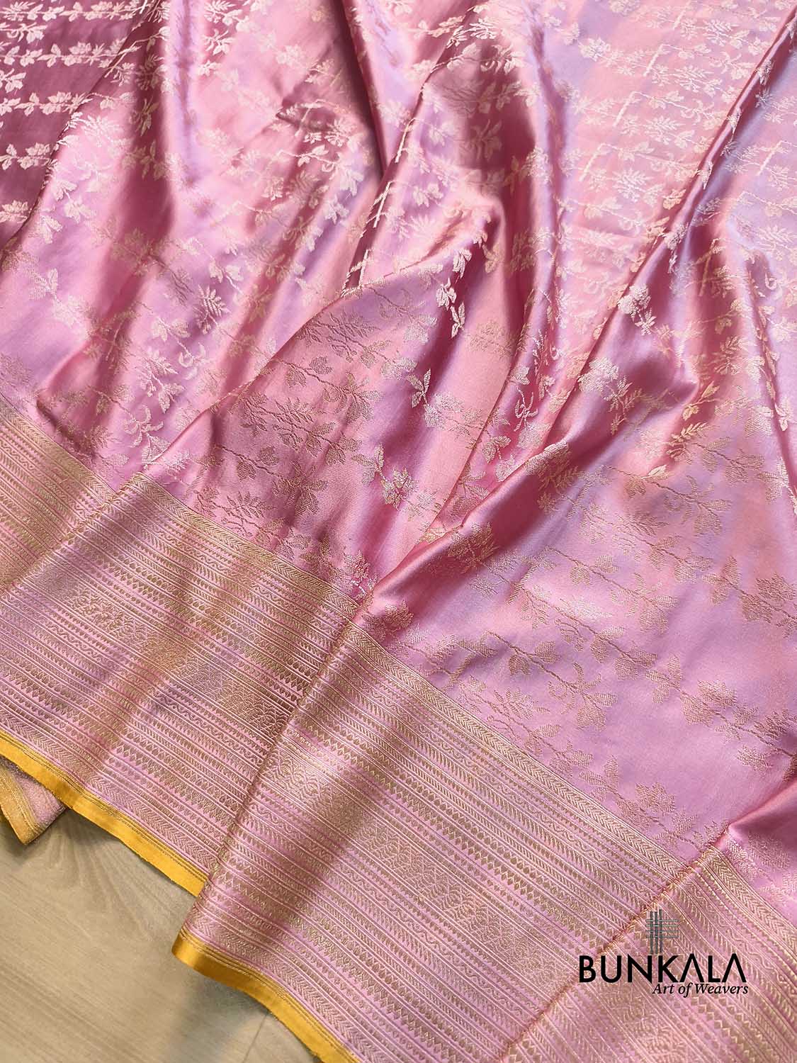 Onion Pink Jamewar Ektara Floral Jaal Handwoven Banarasi Pure Mashru Tissue Silk Saree