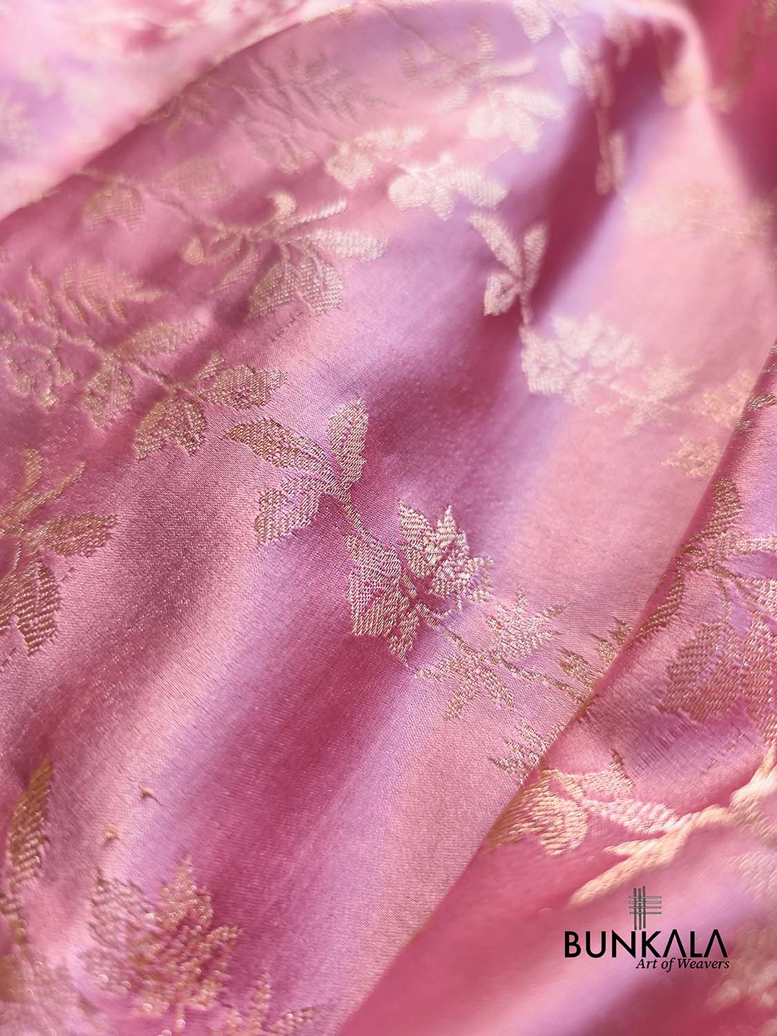 Onion Pink Jamewar Ektara Floral Jaal Handwoven Banarasi Pure Mashru Tissue Silk Saree