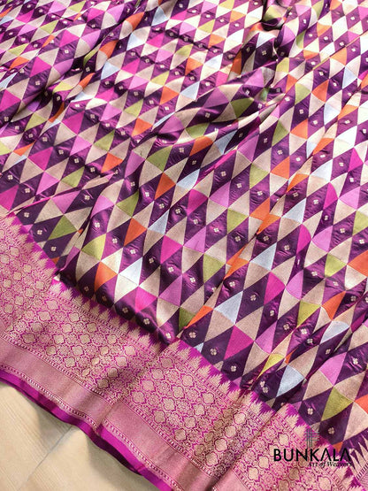 Contemporary Rangkat - Purple Geometric triangle Temple Border Handloom Banarasi Pure Katan Silk Saree