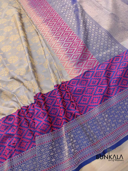 Pastel Grey Pure Katan Silk Handloom Double Tana Banarasi Saree with Big Blue Contrast Border