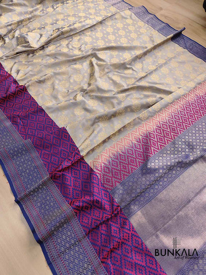 Pastel Grey Pure Katan Silk Handloom Double Tana Banarasi Saree with Big Blue Contrast Border