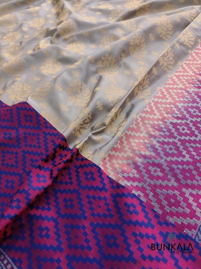 Pastel Grey Pure Katan Silk Handloom Double Tana Banarasi Saree with Big Blue Contrast Border