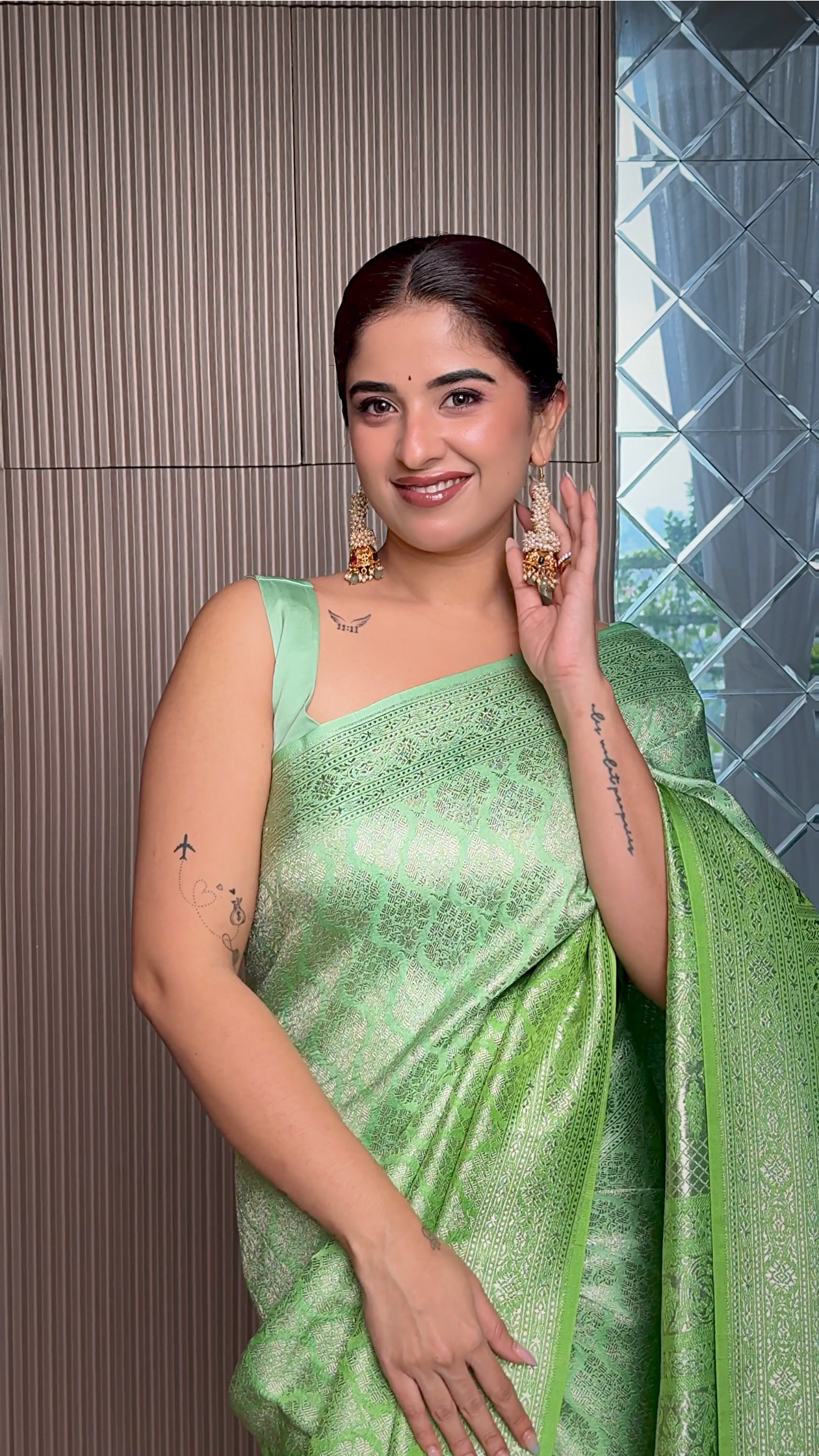 Shaded Lime Green Brocade Weaved Banarasi Mashru Silk Saree