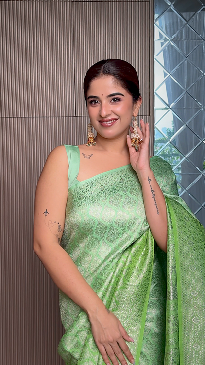 Shaded Lime Green Brocade Weaved Banarasi Mashru Silk Saree