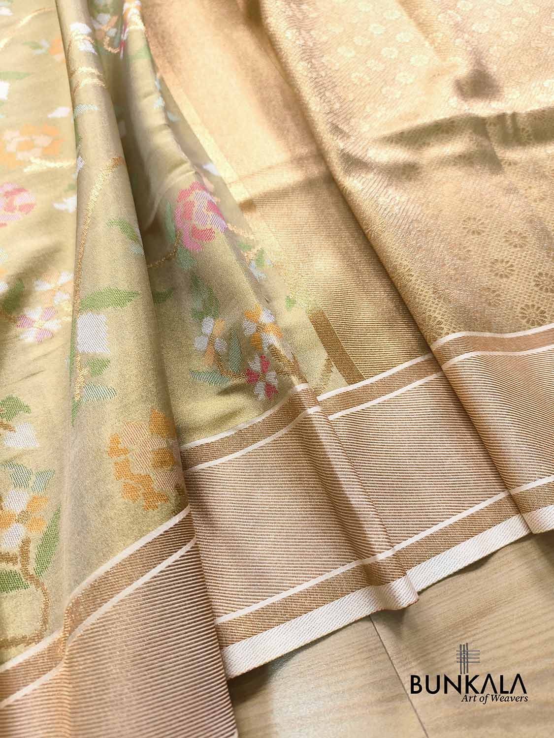 Beige Jamdani Banarasi Floral Jaal Meenakari Weaved Tissue Saree