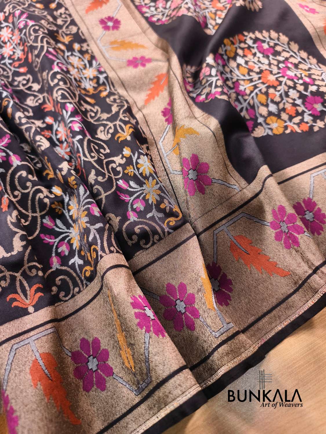 Black Ektara Banarasi Jamdani Meenakari Weaved Silk Saree 