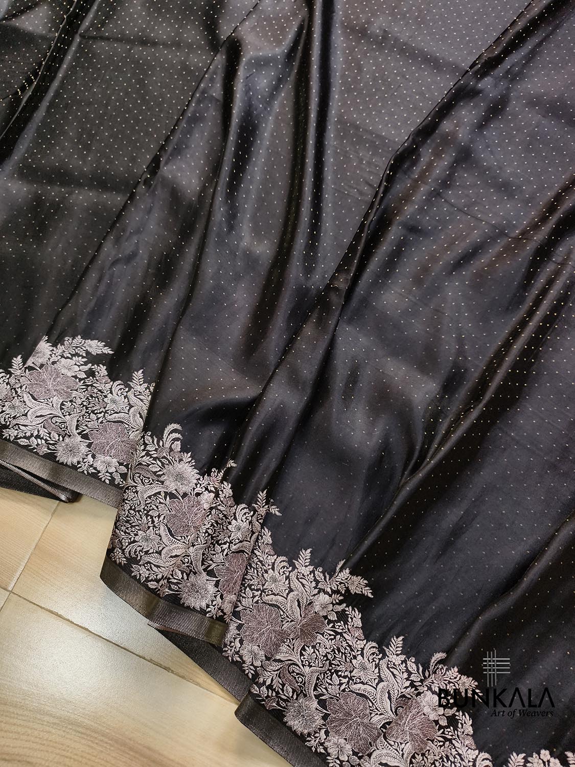 Black Vintage Border Banarasi Mashru Tissue Silk Saree