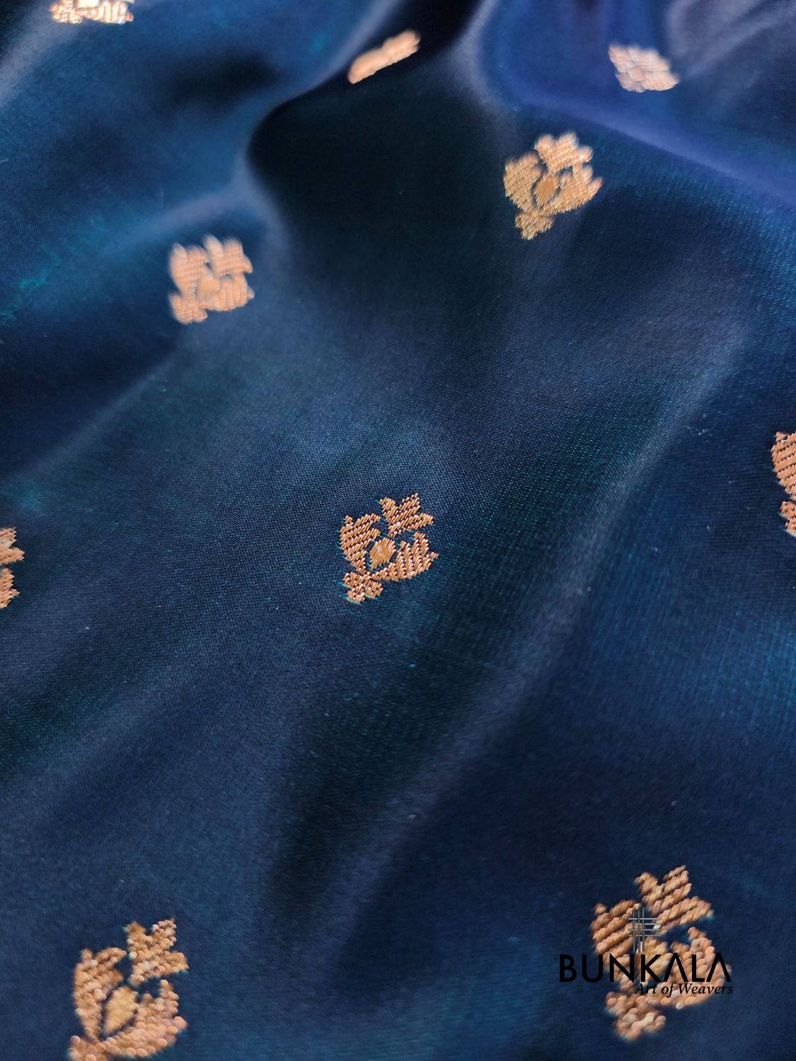Blue with Pink Contrast Buti Banarasi Mashru Silk Saree