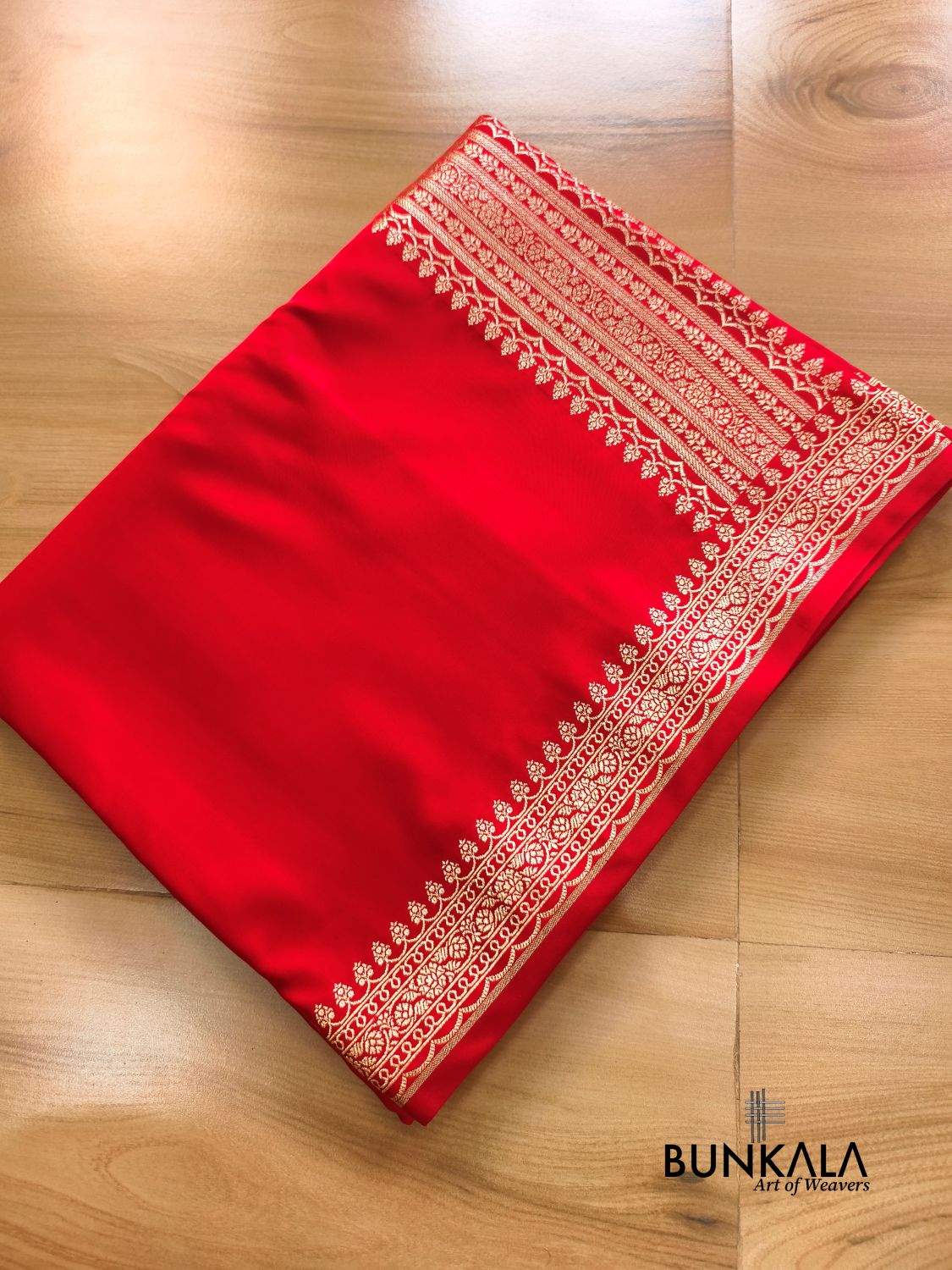 Bridal Red Plain Banarasi Mashru Soft Silk Saree with Paisley Pallu 