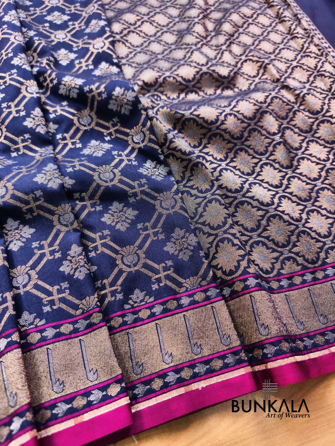 Deep Blue Ektara Banarasi Jamdani Geometric Weaved Silk Saree