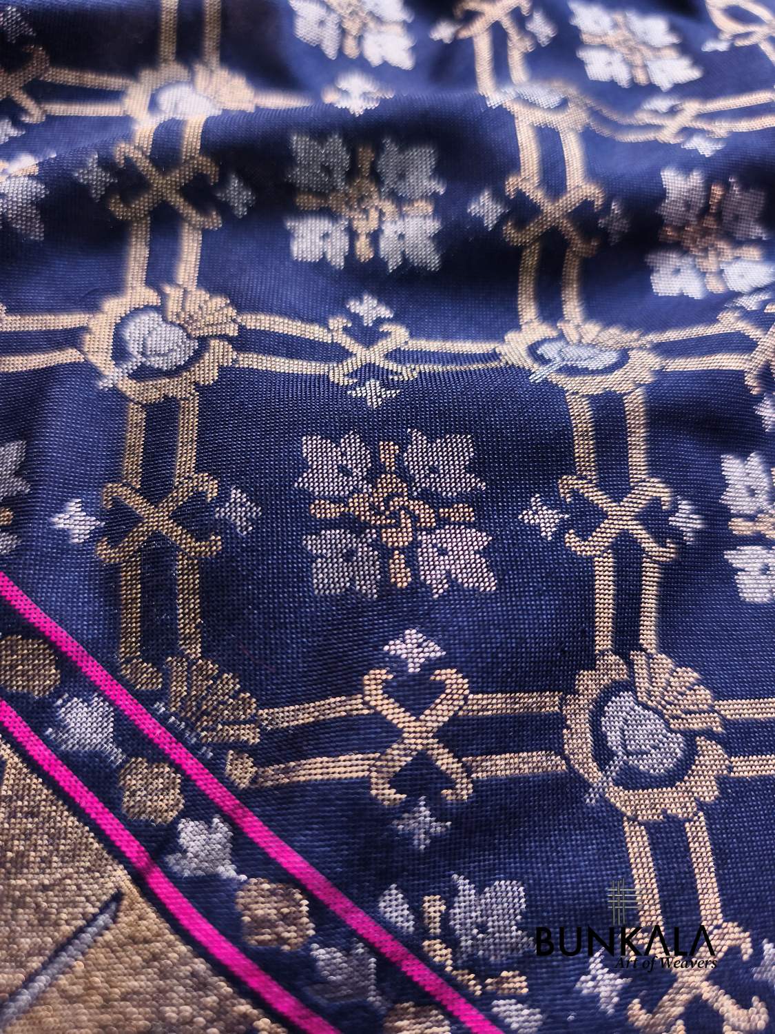 Deep Blue Ektara Banarasi Jamdani Geometric Weaved Silk Saree