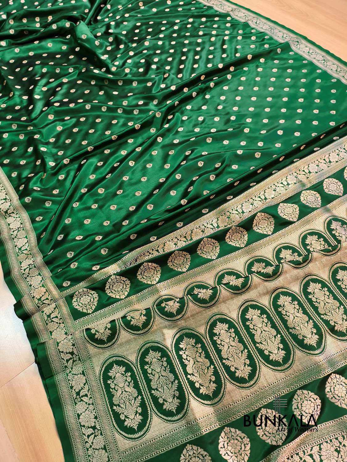 Deep Emerald Green Meena Buti Banarasi Mashru Silk Saree