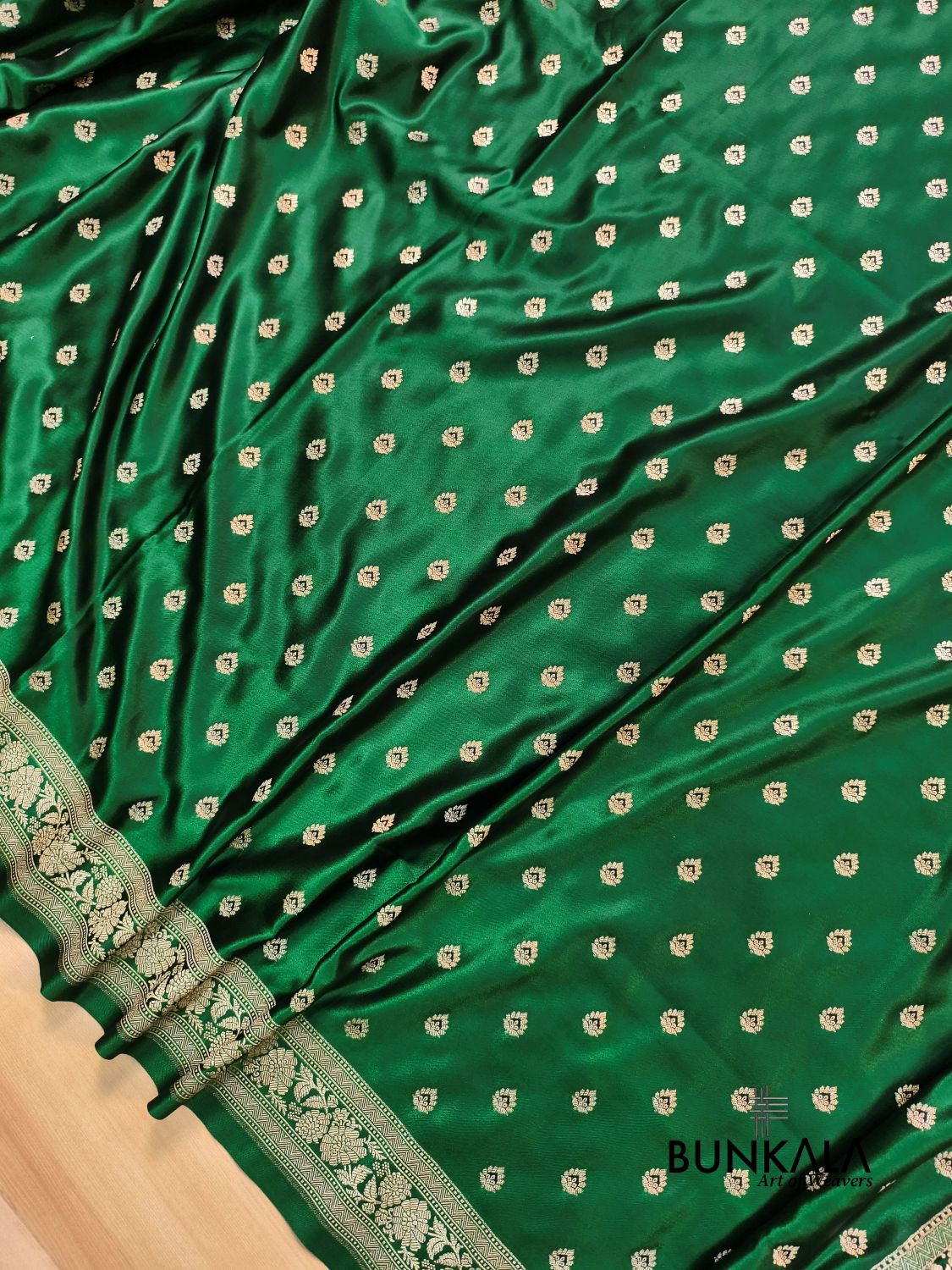 Deep Emerald Green Meena Buti Banarasi Mashru Silk Saree