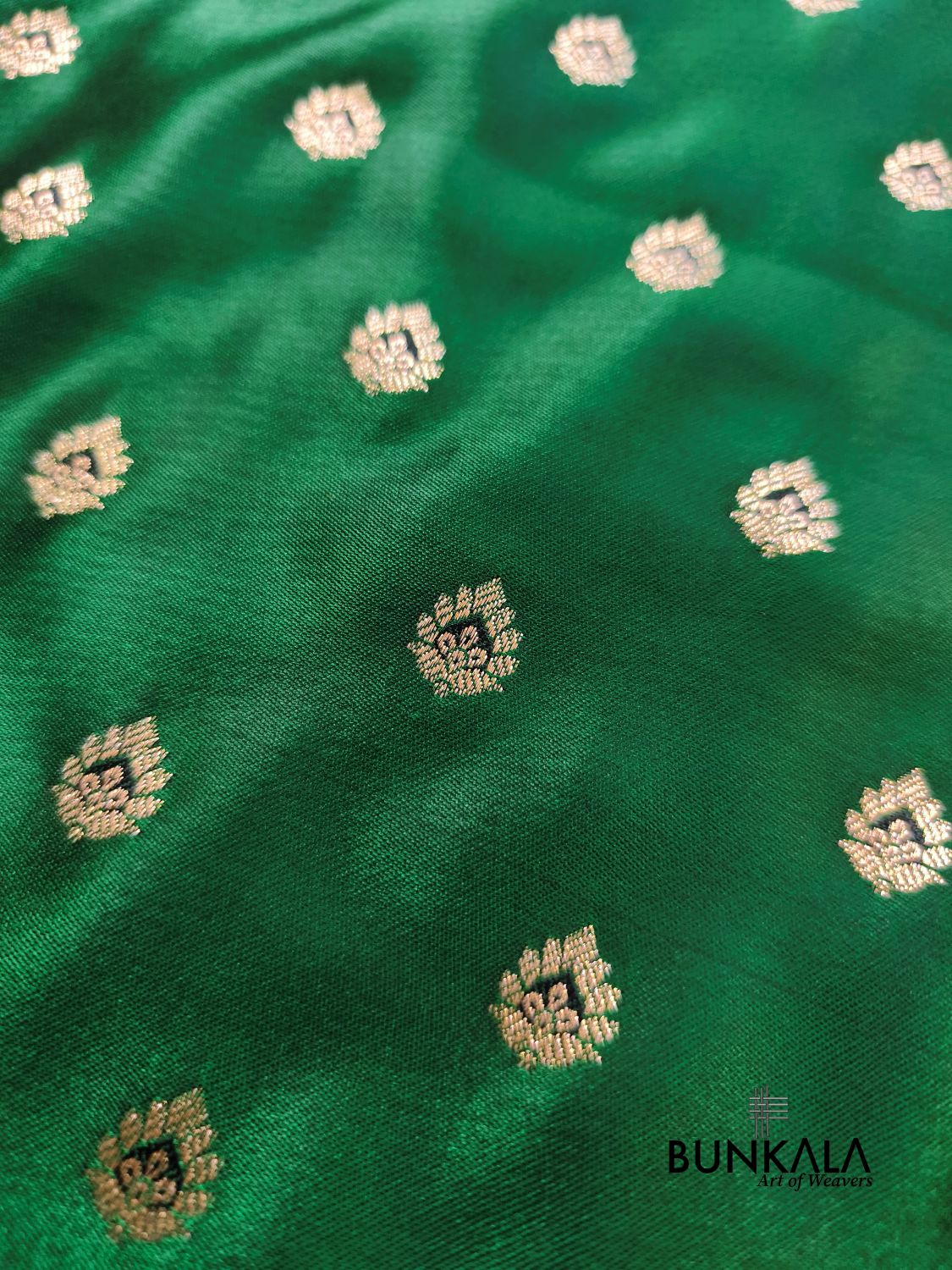 Deep Emerald Green Meena Buti Banarasi Mashru Silk Saree
