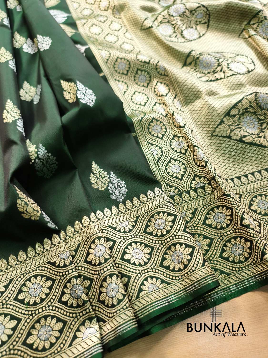 Deep Green Sona Rupa Booti Banarasi Silk Saree