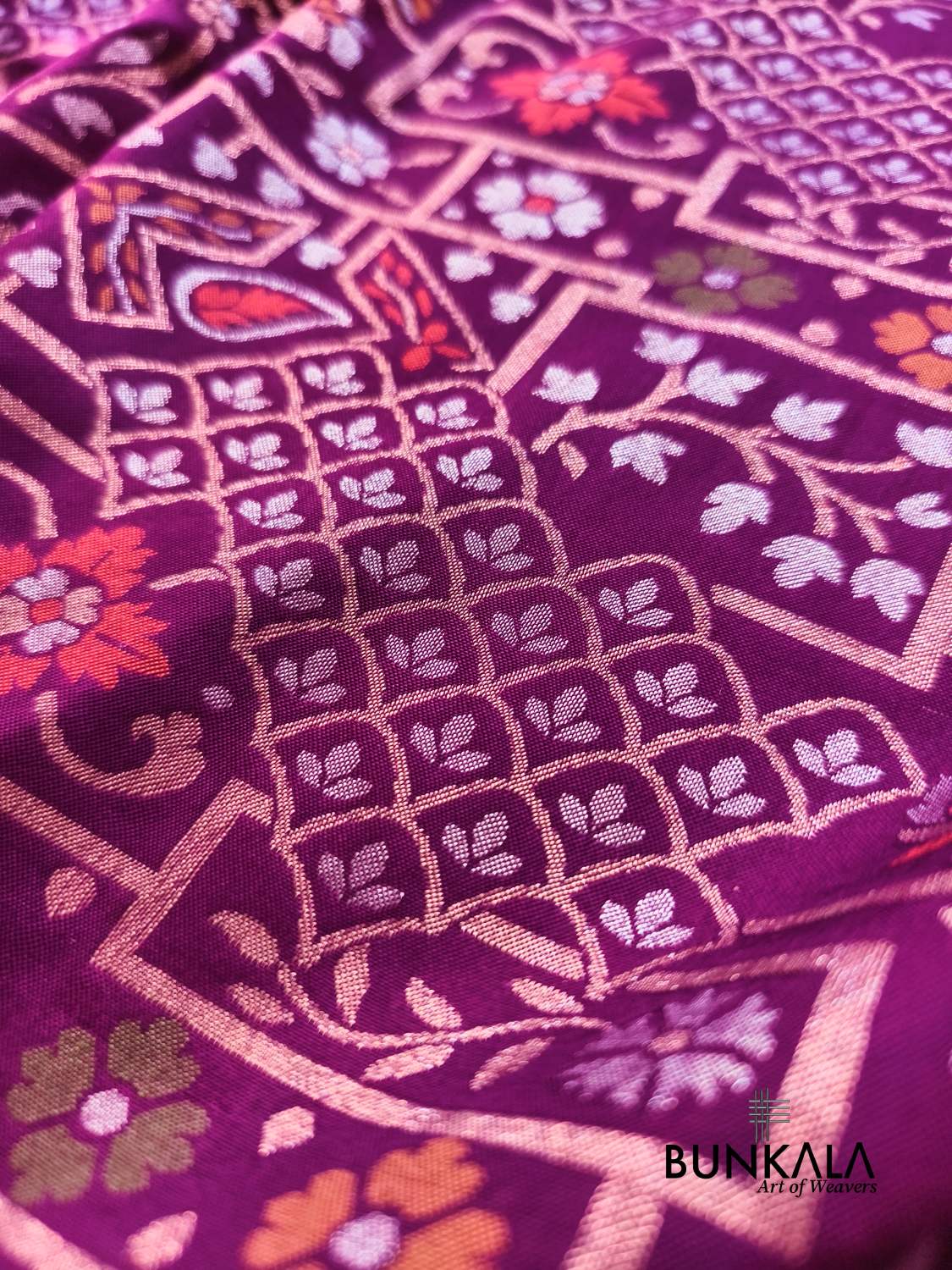 Deep Purple Ektara Banarasi Jamdani Meenakari Weaved Silk Saree