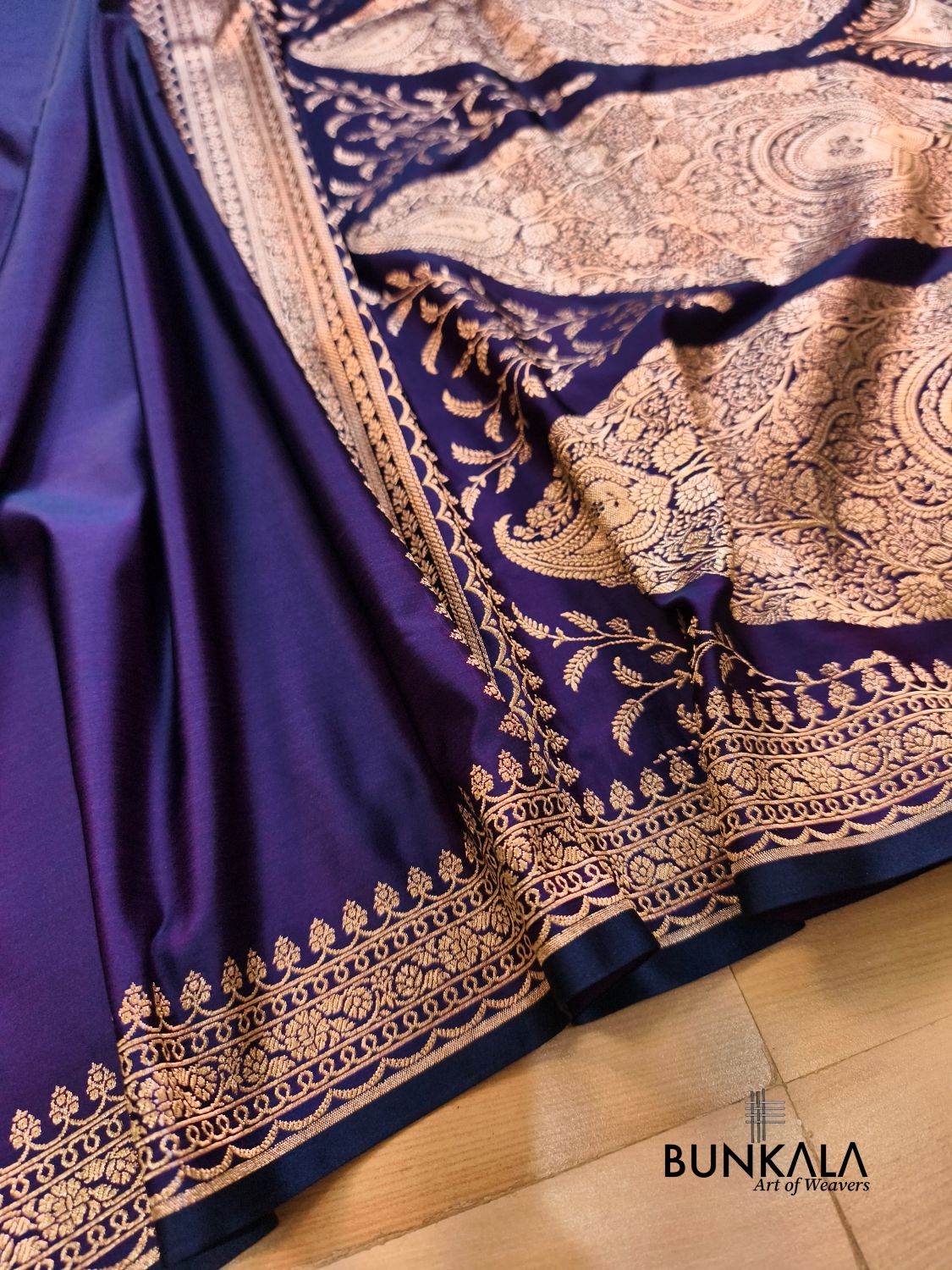 Deep Purple Plain Banarasi Mashru Soft Silk Saree with Paisley Pallu 